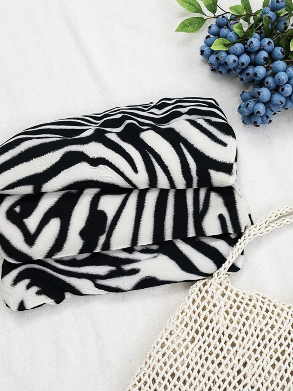 NWT Cozy Comfort with a Wild Side Electric Throw